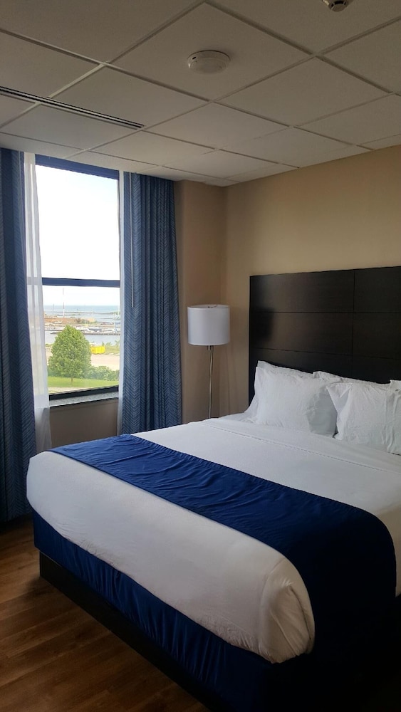 Ariel Broadway Hotel - photo 4