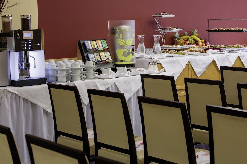 מזון ומשקאות