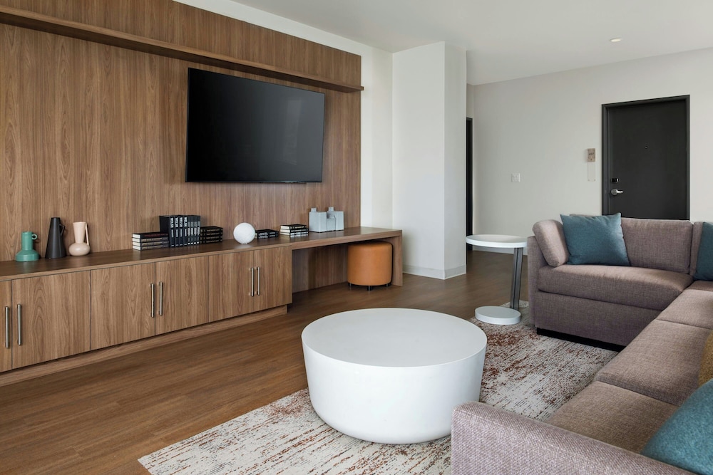 Element Reno Experience District - photo 17