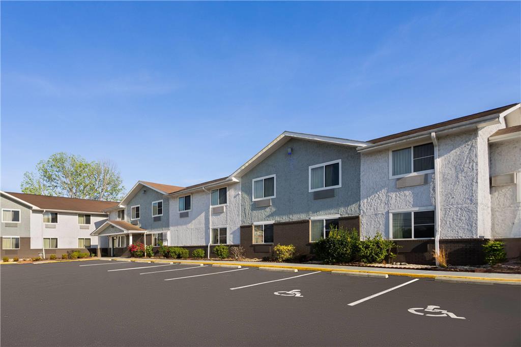 Super 8 by Wyndham South Boston VA - photo 2