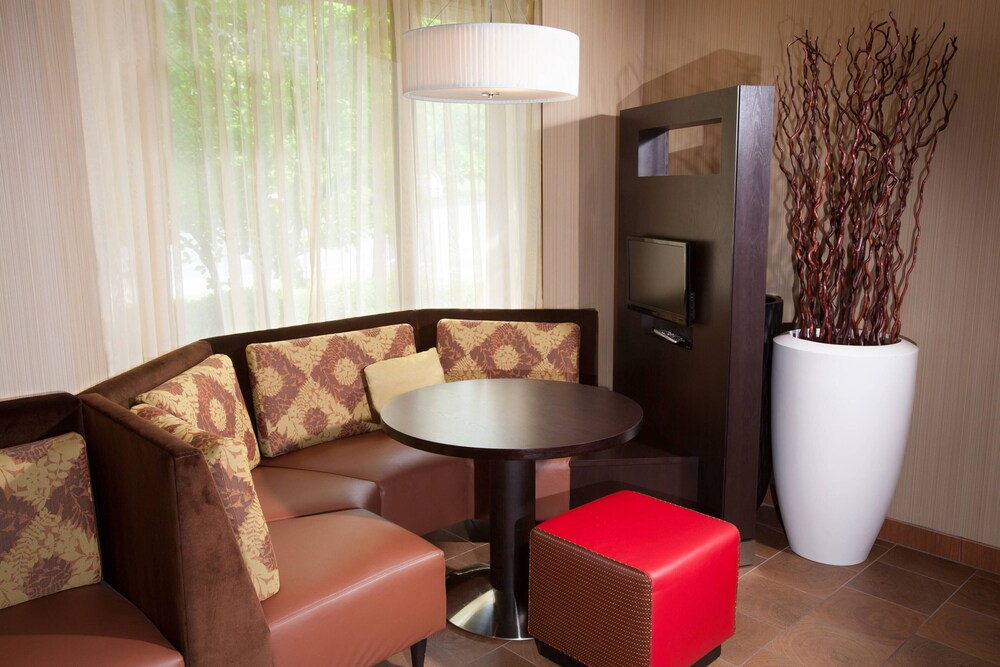 Courtyard by Marriott Burlington Williston - photo 2