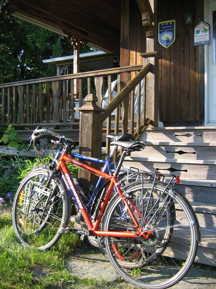 Gîte Prés et Vallons in Montreal, Canada