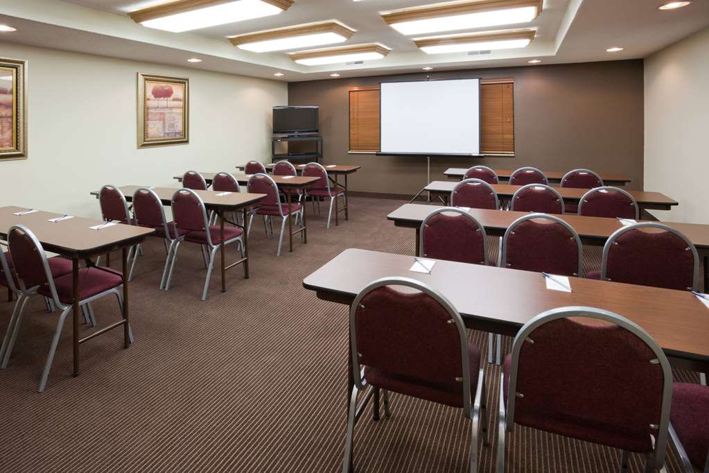 AmericInn by Wyndham Thief River Falls - photo 12