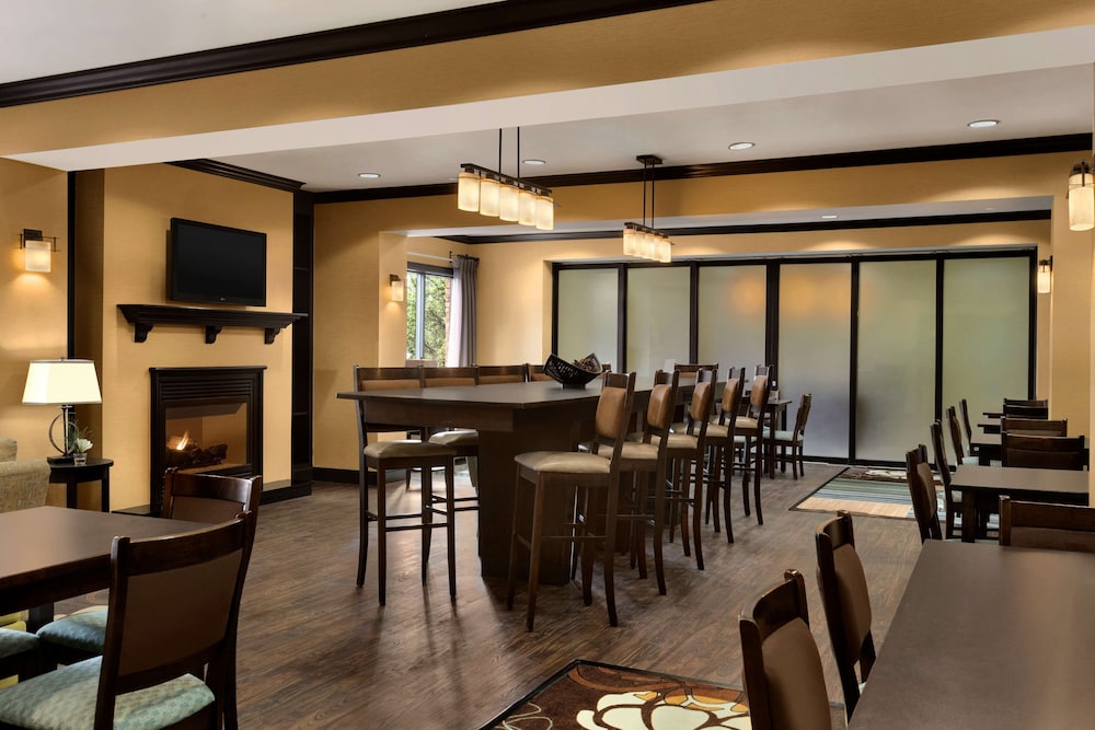 Hampton Inn Stow - photo 9