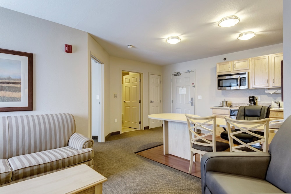 Candlewood Suites Paducah by IHG - photo 24