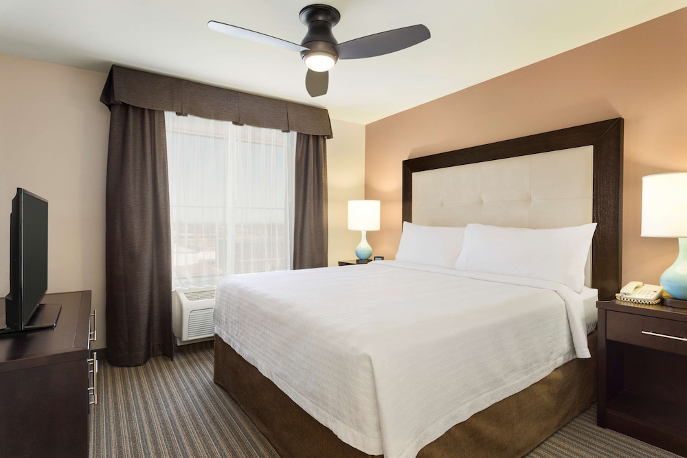Homewood Suites by Hilton Fargo - photo 9