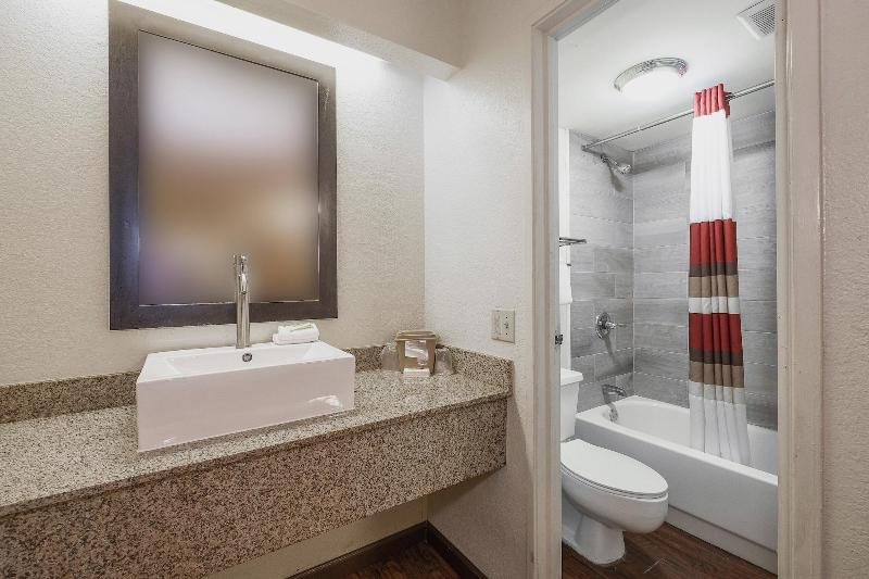 Red Roof Inn Jackson North Ridgeland - photo 21