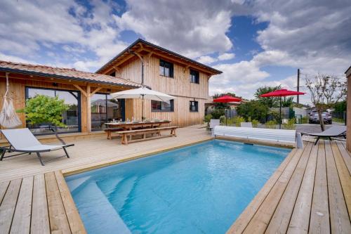 Villa TchanquAce — 4-Star Luxury Hotel in Gujan-Mestras, France