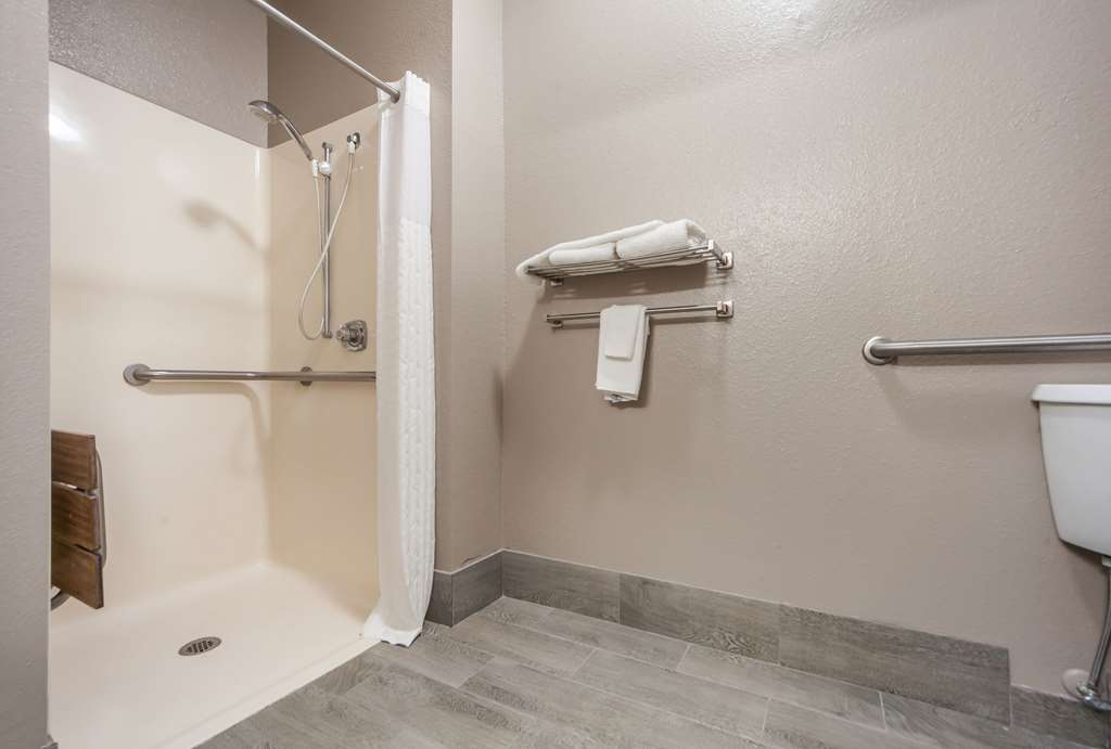 Quality Inn & Suites Omaha Chalco - photo 10