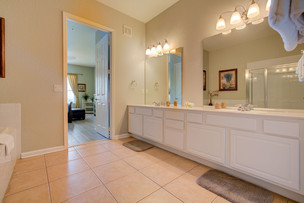 Lakeview Executive Penthouse VR - photo 44