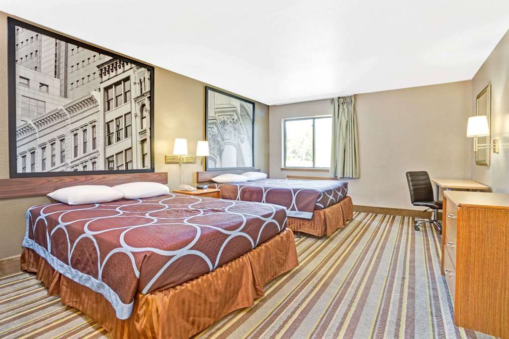 Super 8 by Wyndham Louisville Airport - photo 8
