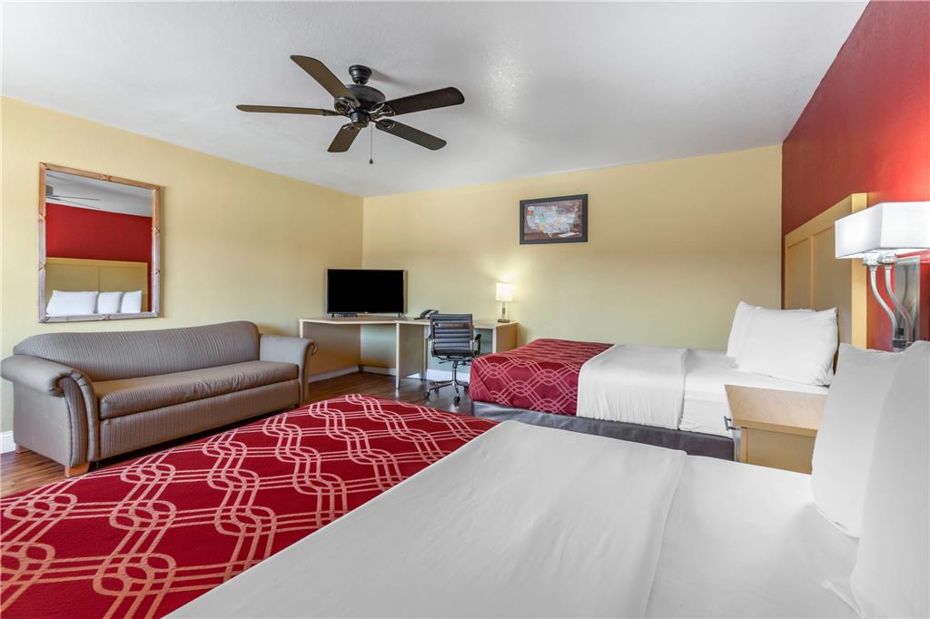 Econo Lodge Clovis - photo 13