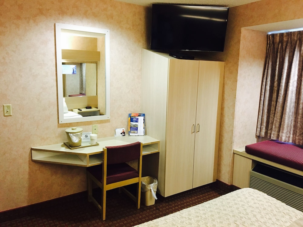 Microtel Inn & Suites by Wyndham Baldwinsville Syracuse - photo 5