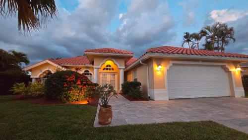 VIlla Gordian Naples Florida — 4-Star Luxury Hotel in Naples, United States