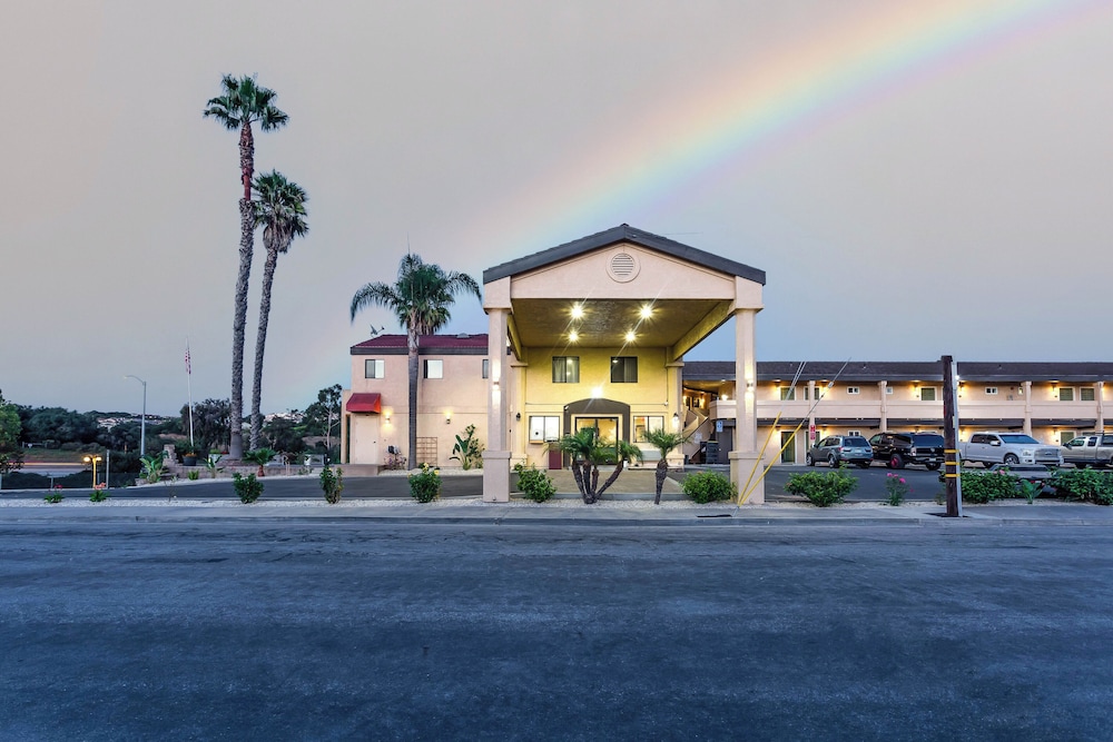 Aloha Inn - photo 5