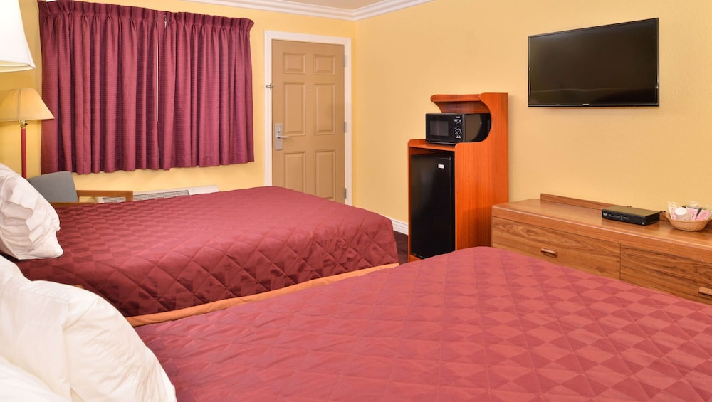 Magnuson Hotel Blythe - photo 3