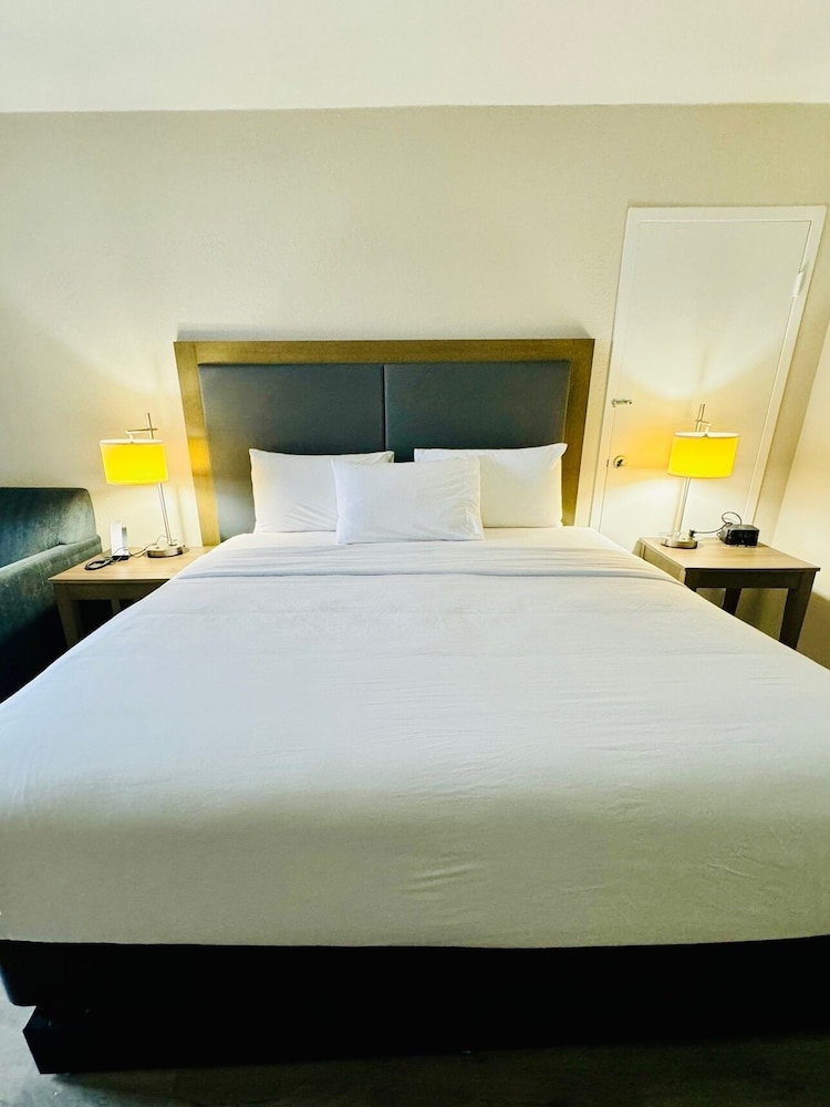 Silver Beach Hotel - photo 8