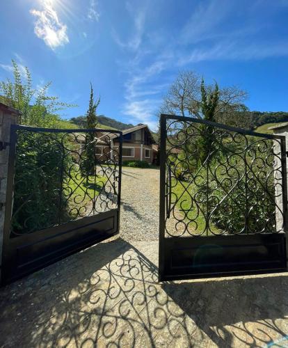 Toca Bairro Serrano — 4-Star Luxury Hotel in Campos Do Jordao, Brasil