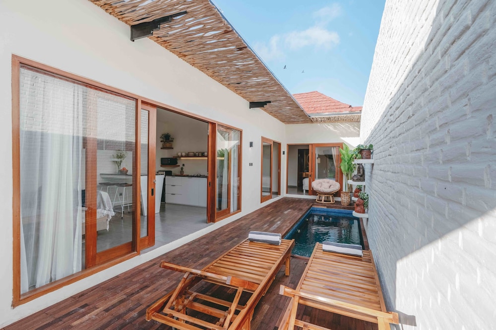 Senna Villa — 4-Star Luxury Hotel in Canggu, Indonesia