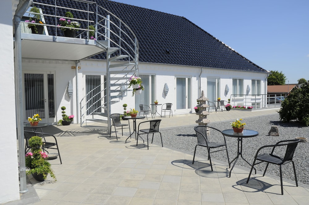 Hotel Coco Aps — Esbjerg — photo 2