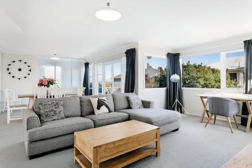 Maple Cottage — 4-Star Luxury Hotel in Taupo, New Zealand