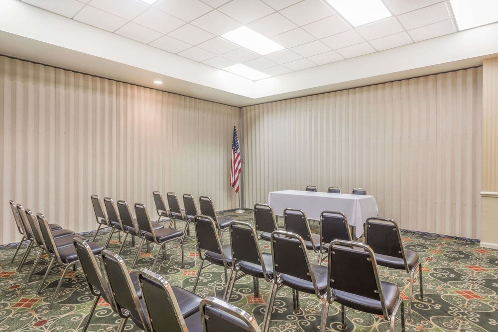 Days Inn Blacksburg Conference Center - photo 22