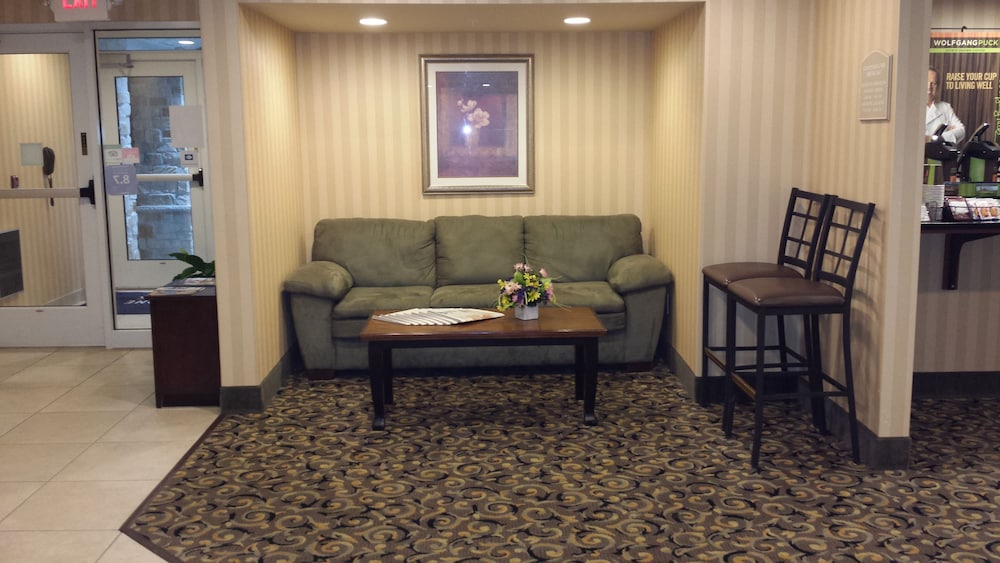 Cobblestone Inn & Suites Brillion - photo 4