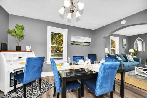 A Frame Charmer in Town Newly Renovated — hotel in Laporte