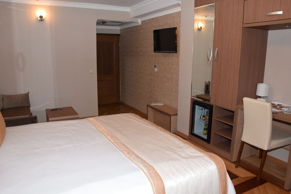 Elegance Hotel — 4-Star Luxury Hotel in Sarajevo, Bosnia and Herzegovina