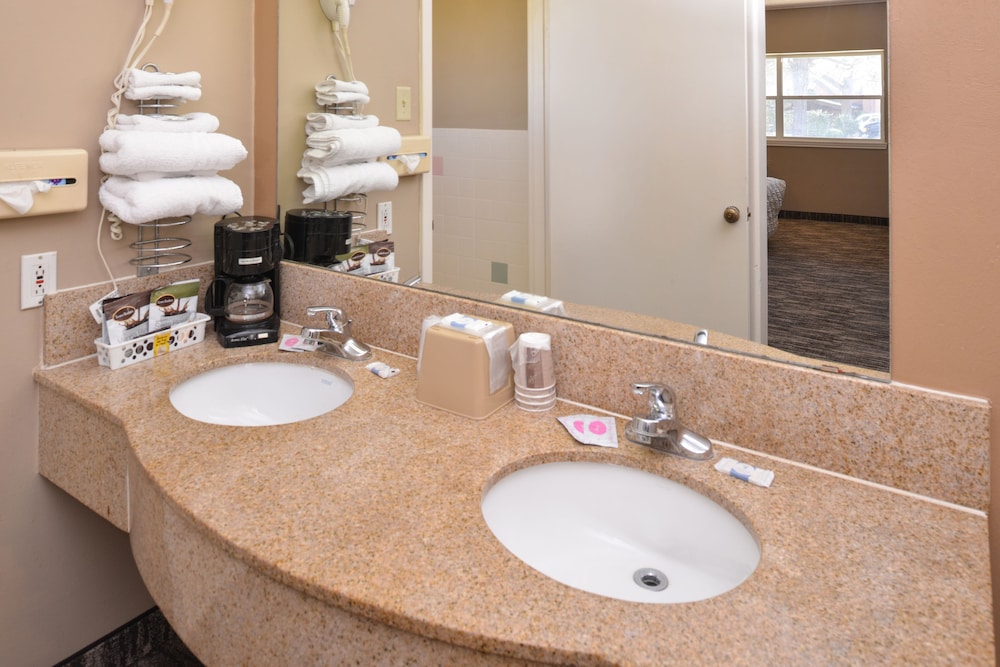 Ranch House Motel - photo 19