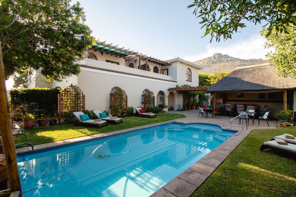 A Tuscan Villa Guest House — 4-Star Luxury Hotel in Cape Town, South Africa