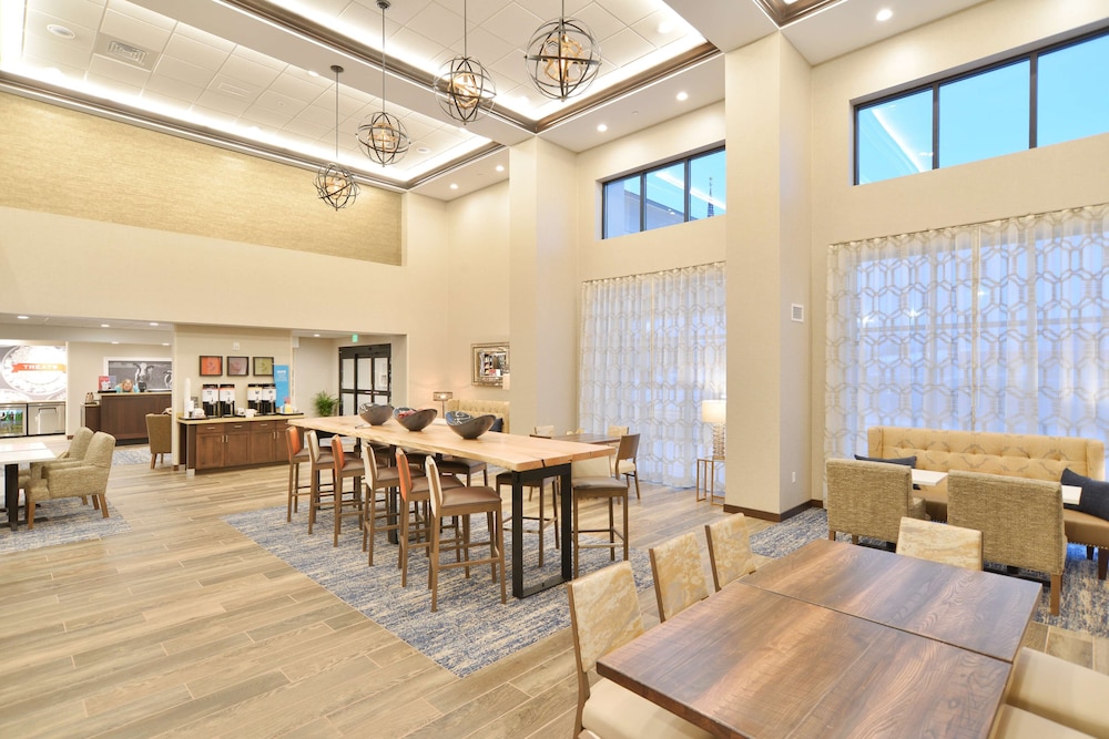 Hampton Inn & Suites Menomonie UW Stout - photo 2