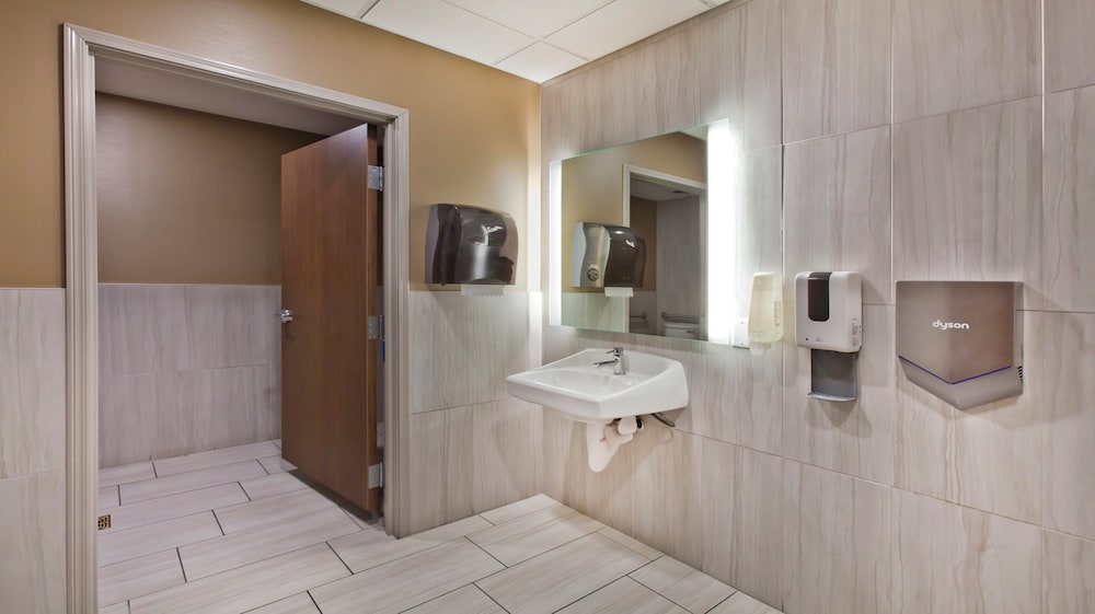 Holiday Inn Express and Suites Green River - photo 51