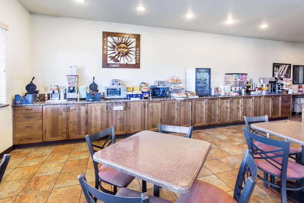 Days Inn by Wyndham Grand Junction - photo 26