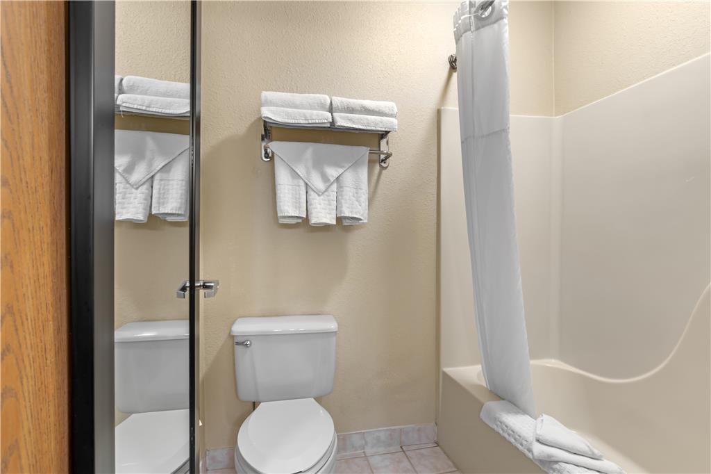 Best Western Teal Lake Inn - photo 35