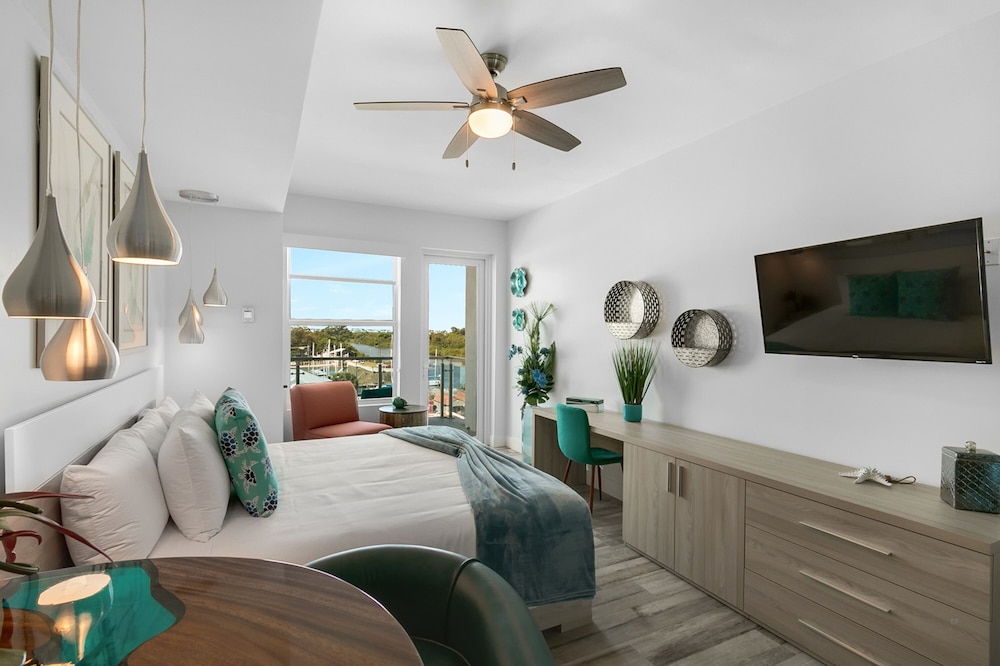 Cape Crossing Resort & Marina - photo 24