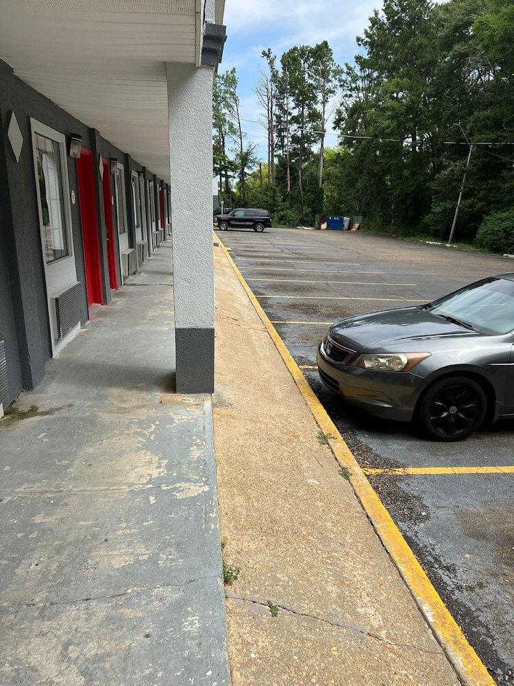 OYO Hotel Jackson South I 55 - photo 25