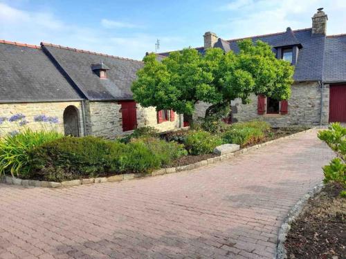 Belle longère à 500m de la mer in Crozon, France