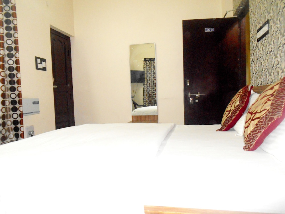 Hotel Awaas Corporate Inn