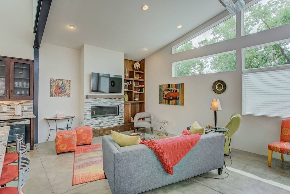 3BR Modern Marveldowntown Customprivate Balcony - photo 22
