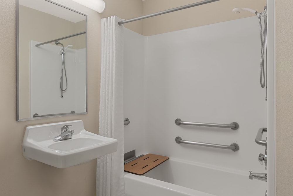 Candlewood Suites Raleigh Crabtree by IHG - photo 24