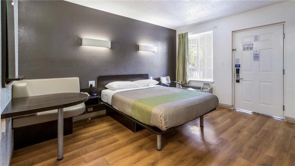 Studio 6 Extended Stay Coral Springs FL Fort Lauderdale - photo 9