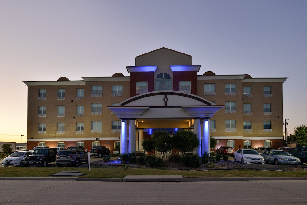 Holiday Inn Express Hotel & Suites Royse City by IHG - photo 60