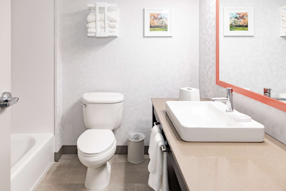 Hampton Inn & Suites Newark Airport Elizabeth - photo 39
