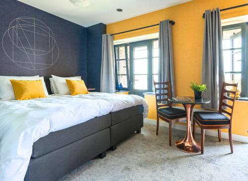 Home near city center new bathroom & hotel bed in Tilburg, Netherlands