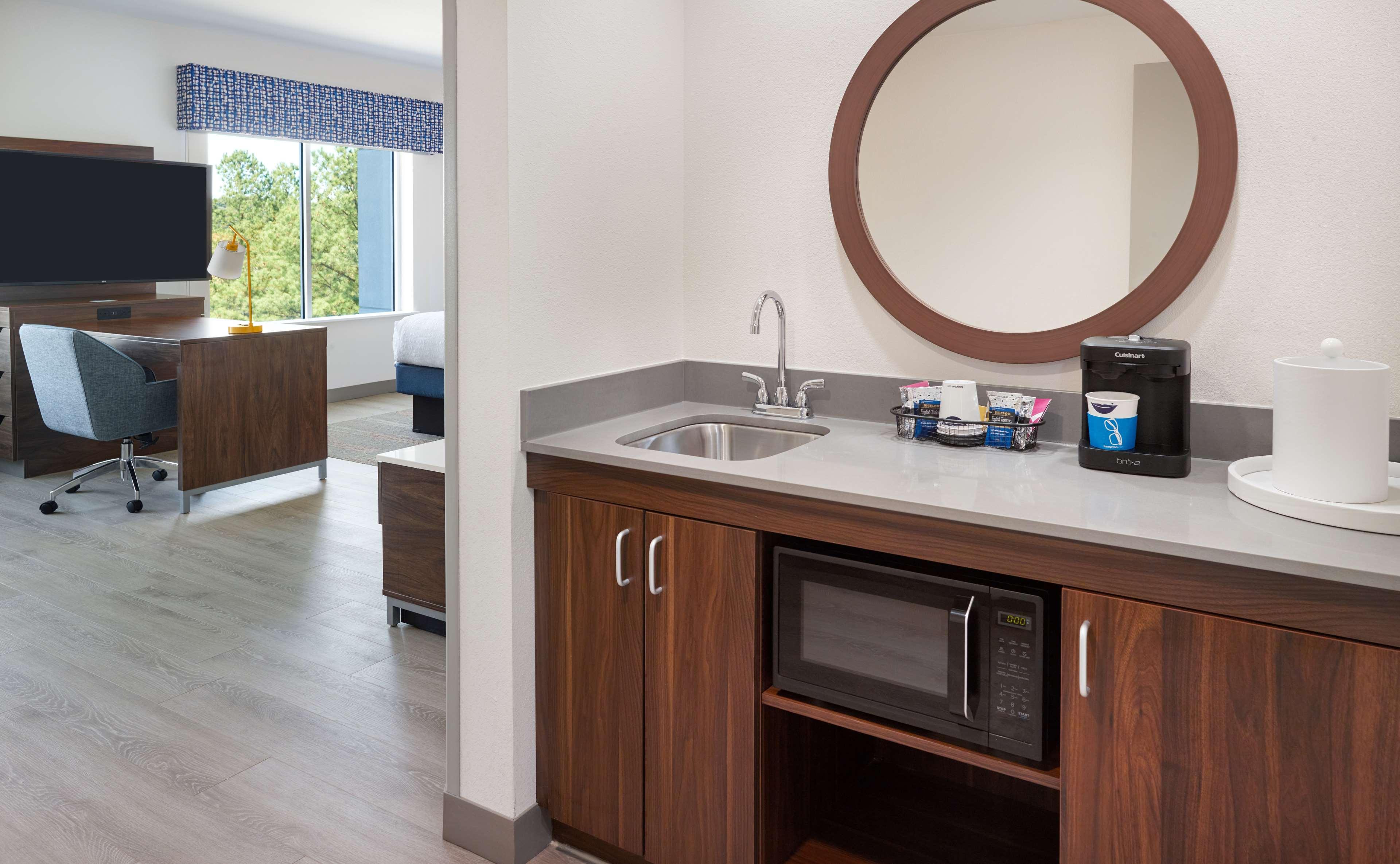 Hampton Inn & Suites Fultondale Birmingham I 65 AL - photo 50