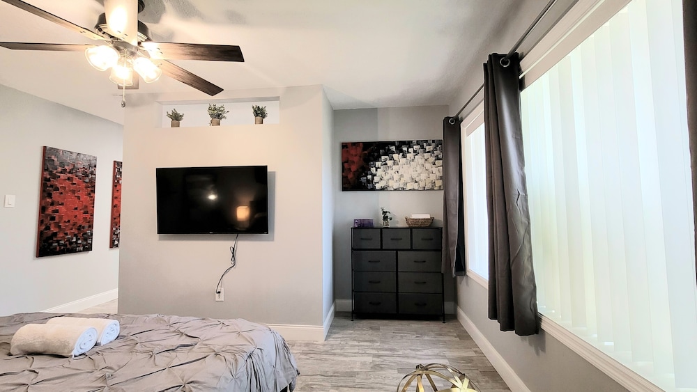 Barefoot Mailman Inn & Suites - photo 13