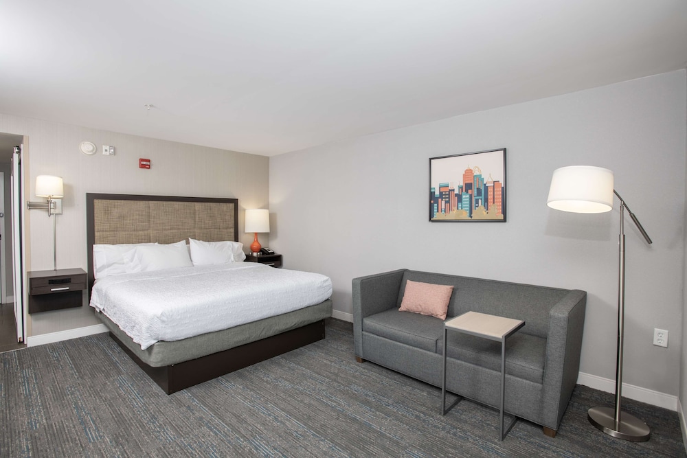 Hampton Inn & Suites Cincinnati Kenwood - photo 6