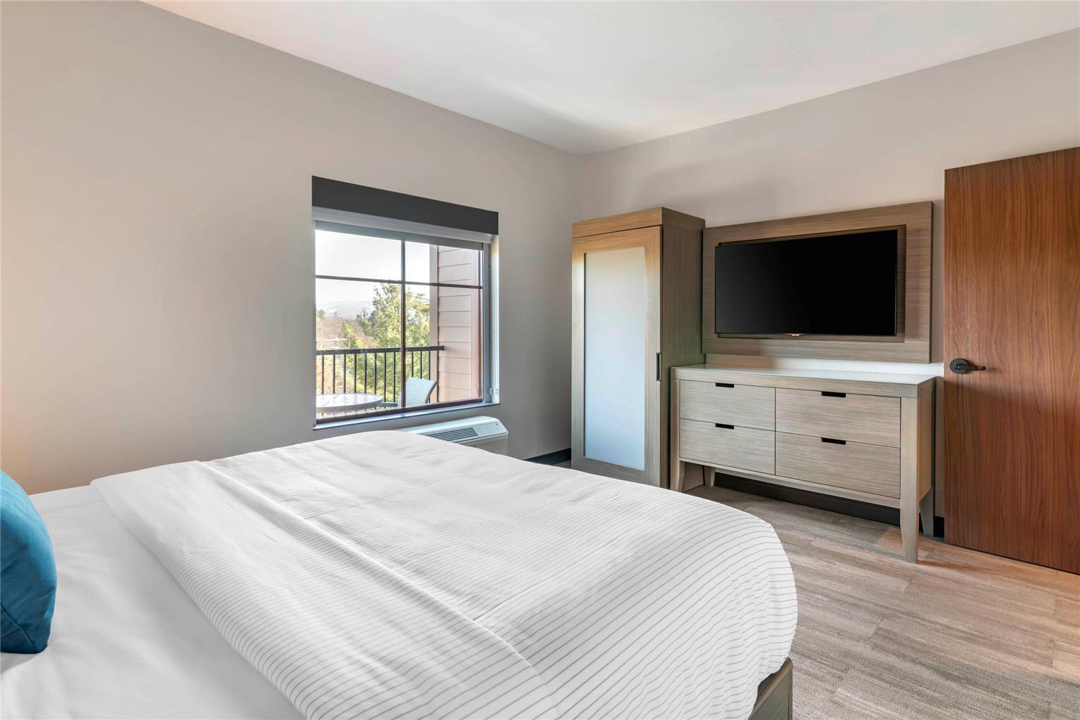 Cambria Hotel Lake Placid Lakeside Resort - photo 45