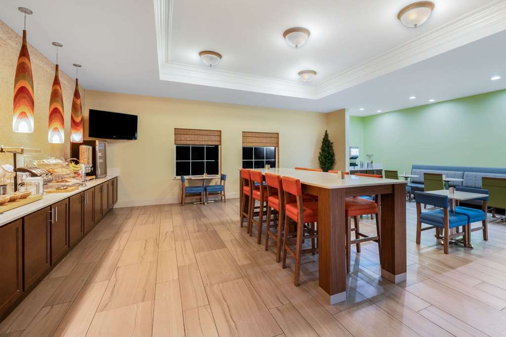 La Quinta Inn & Suites by Wyndham Broussard Lafayette Area - photo 34